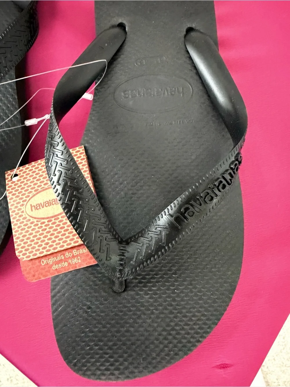 Havaianas Top Sandals Black Classic Unisex Flip Flops Men 9/10 & Women 11/12 NWT